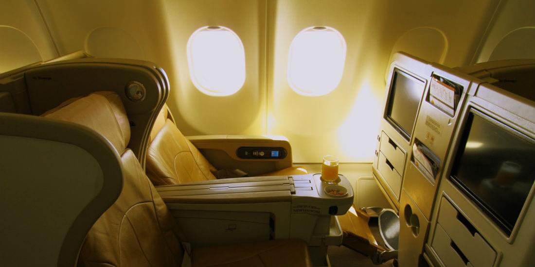 Flat-Bed Seats on Transcon Flights Ease the Jet Lag